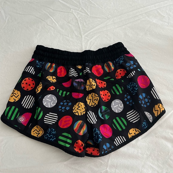 Lululemon ‘Seawheeze’ Shorts - Picture 4 of 4